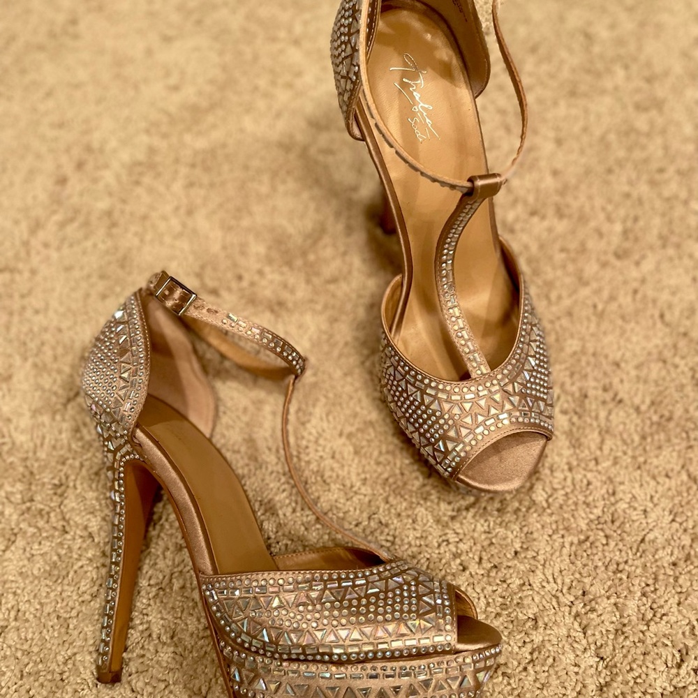 Platform heels with crystals